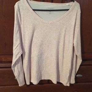 Long sleeve V-neck Tee